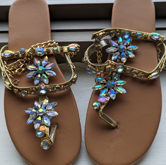 Stylish Iridescent Embellished Sandals - Picture 3 of 4